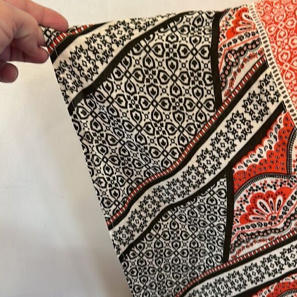 CATO red black white floral batwing sleeve blouse Size L NWT - Picture 3 of 9